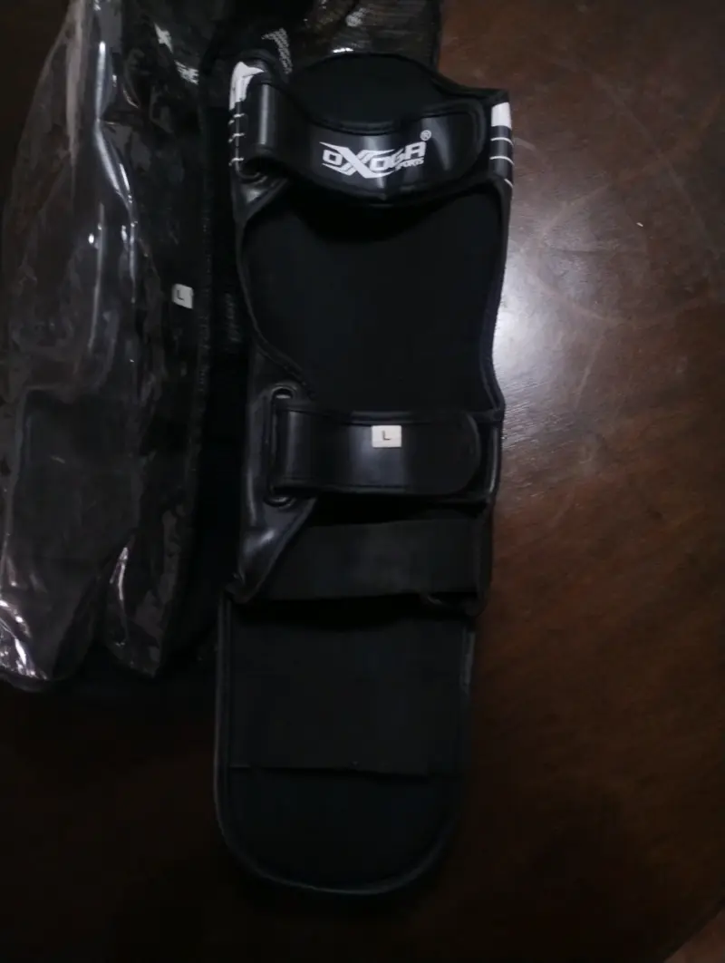 Protector de espinilla DXS Gear negro - 1