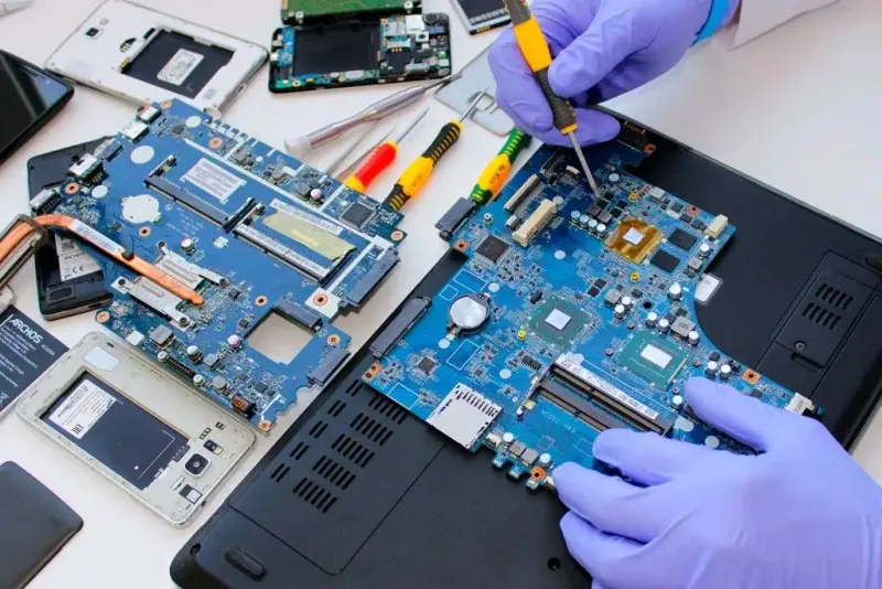 Servicio de reparación de computadores y notebook - 1