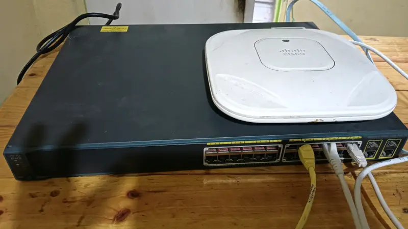 Switch Cisco Catalyst 2960 usado+AP Cisco air 1602 - 3