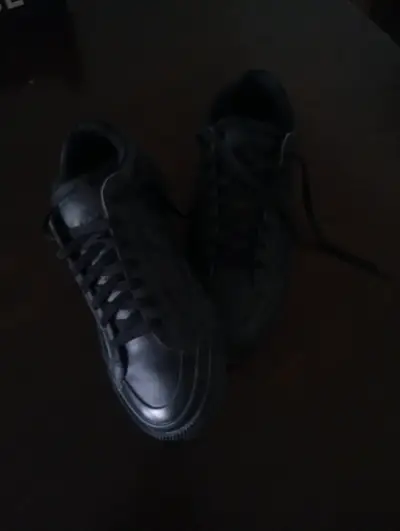Zapatillas converse negras en caja original - miniatura 2