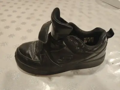Zapatilla negra Skechers para niños - miniatura 5