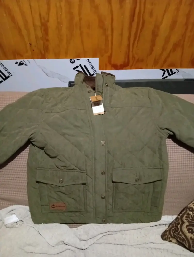 Chaqueta acolchada verde marca Cnomo - 1