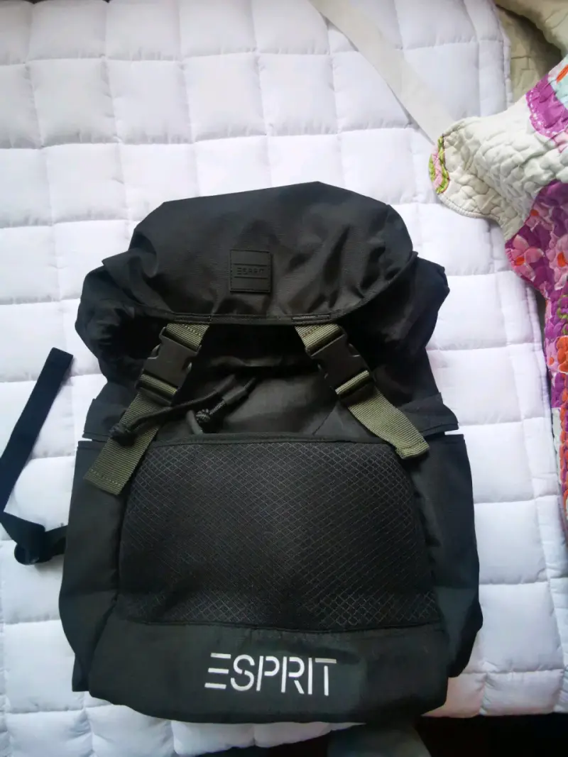 Mochila Esprit negra con bolsillos - 1