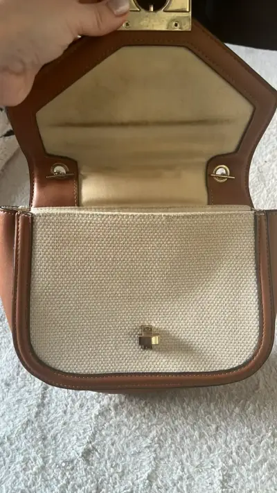 Cartera de mano beige y marrón elegante - miniatura 3