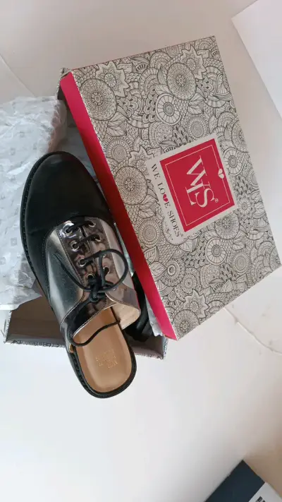 Zapatos WS negros y plateados para mujer - miniatura 1