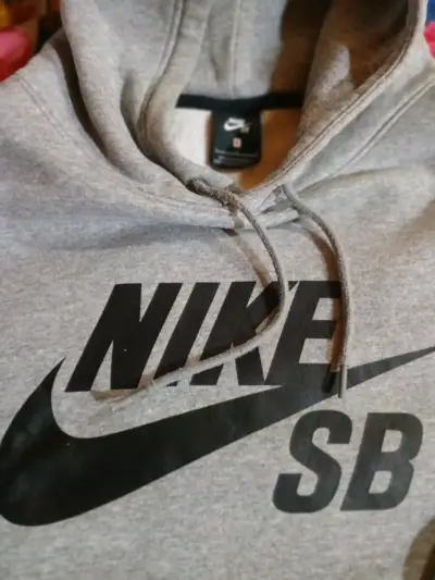Polerón Nike SB gris con capucha - miniatura 2