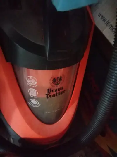 Aspiradora industrial naranja con manguera - miniatura 5