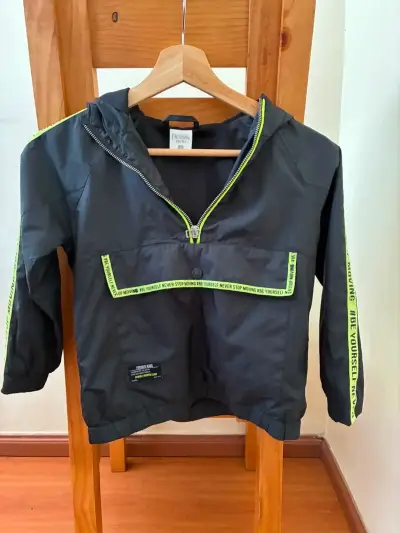 Polar infantil con capucha diseño étnico - miniatura 3