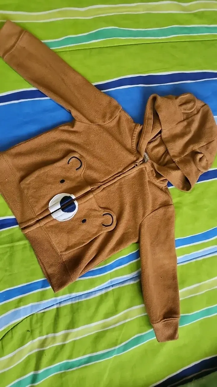 Chaqueta infantil con capucha de oso - 1