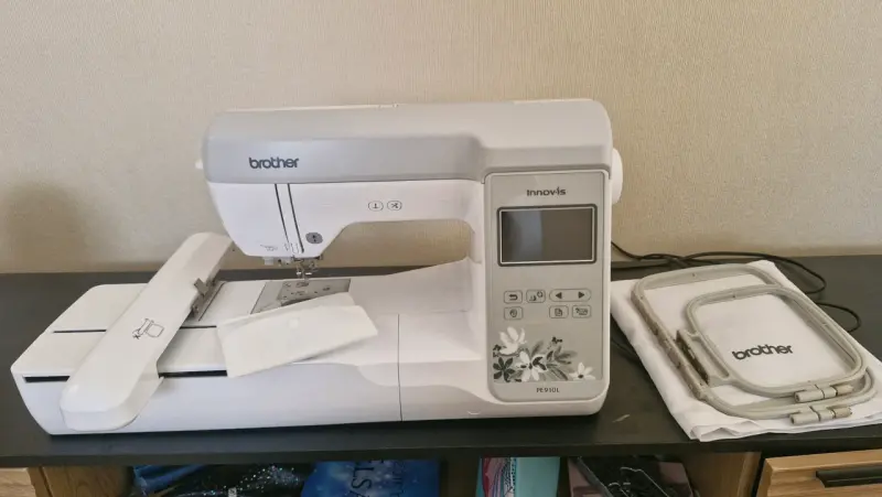 Máquina de coser Brother Innov-is PE910L