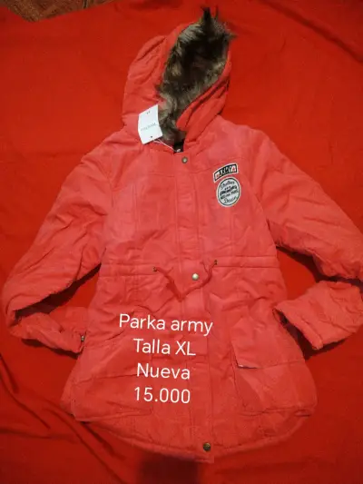 Parka blanca para mujer con capucha - miniatura 3