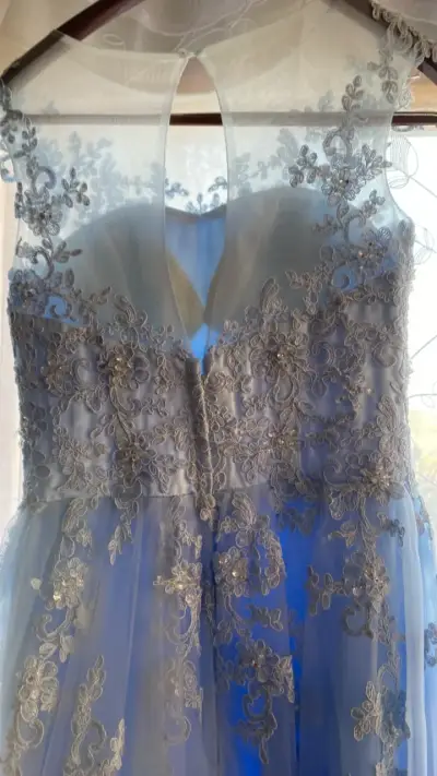 Vestido de fiesta con encaje - miniatura 6