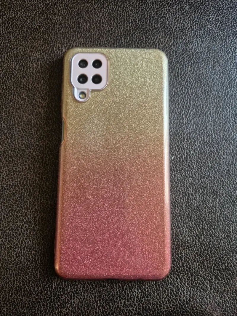 Smartphone con triple cámara trasera - 2