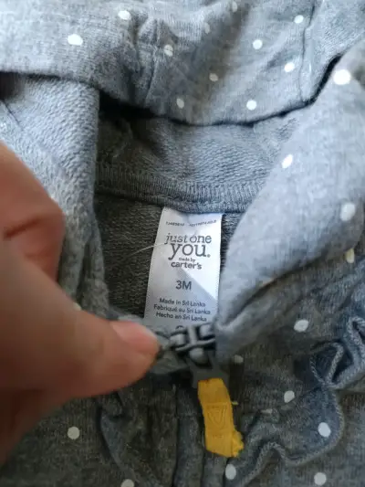 Chaqueta de bebé gris con capucha y lunares - miniatura 3