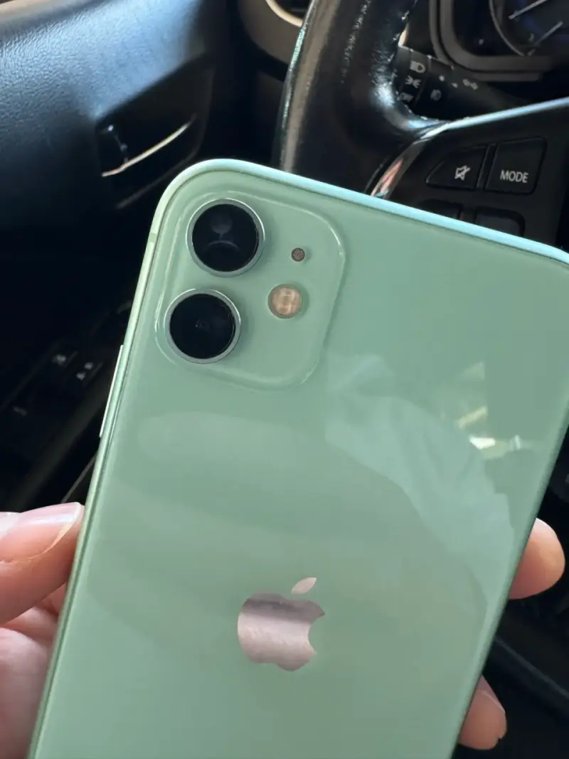 iPhone 11 (128gb) - 3