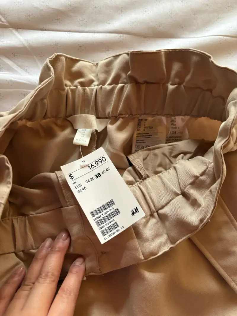 Pantalones de lino beige con bolsillos laterales - 2