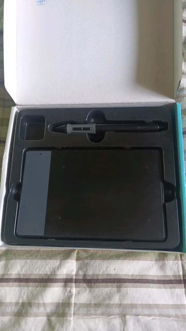 Tableta gráfica Huion USB con lápiz - 2
