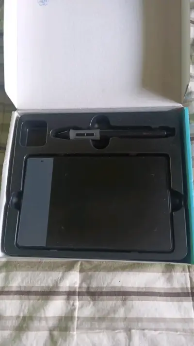 Tableta gráfica Huion USB con lápiz - miniatura 2