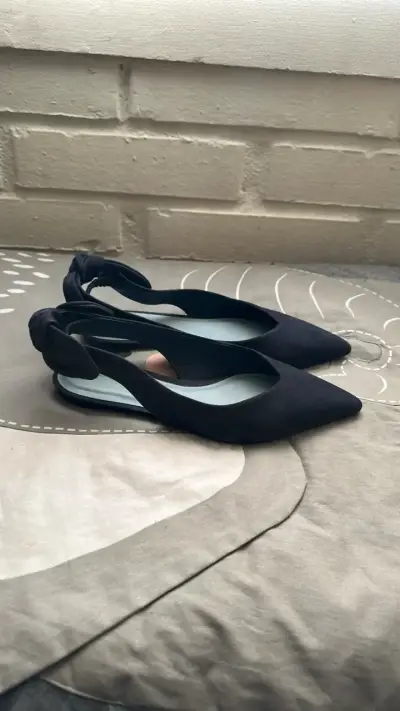 Zapatos de tacón bajo azul marino elegantes - miniatura 2
