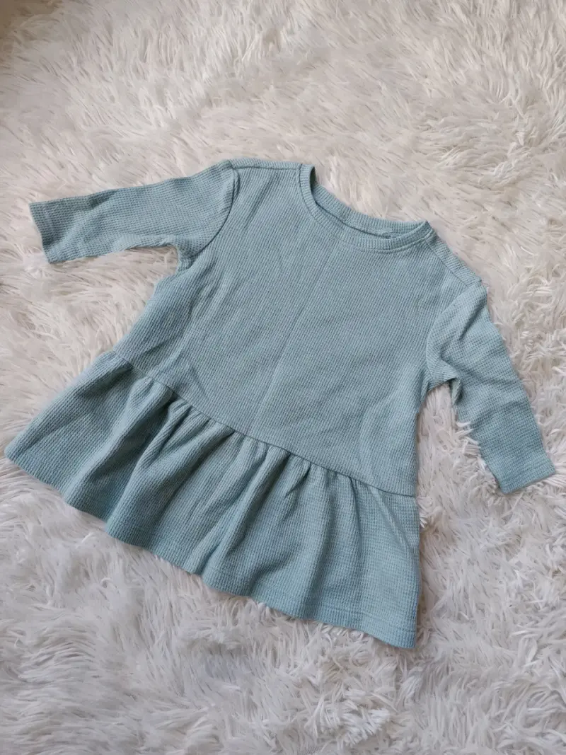 Vestido infantil verde agua con volantes - 1