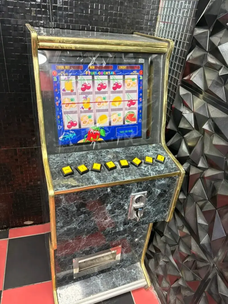 Máquina tragamonedas de frutas clásica
