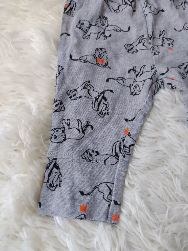Pantalones de bebé con estampado de leones delgado - 2