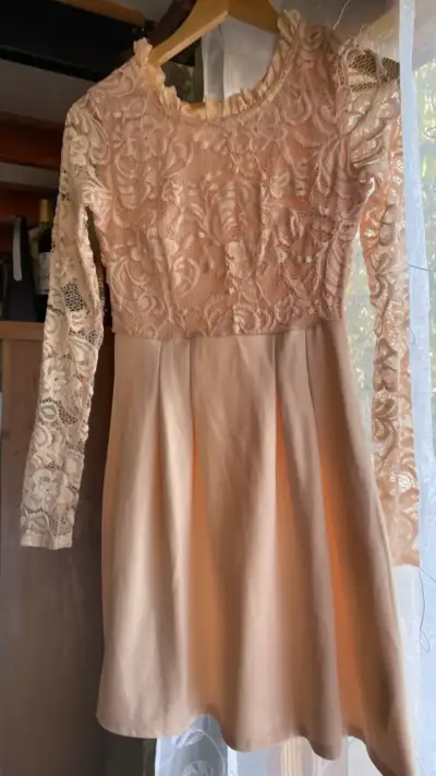 Vestido de encaje rosa manga larga - miniatura 1
