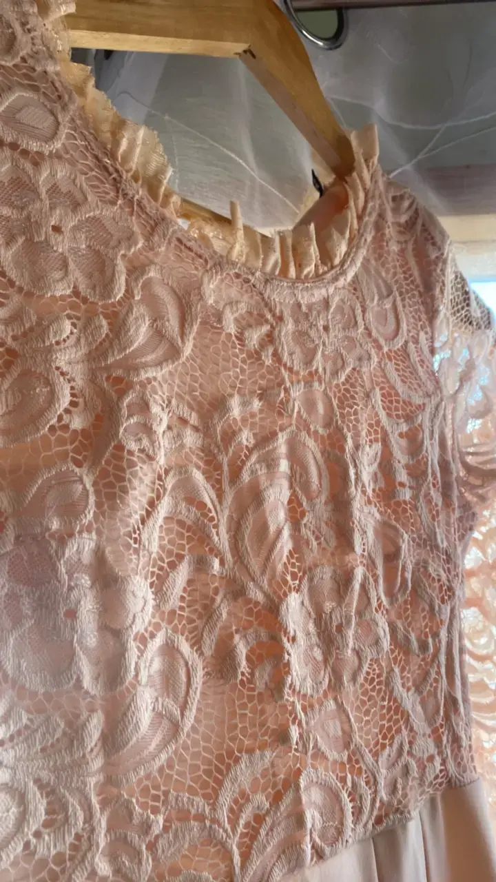 Vestido de encaje rosa manga larga - 2