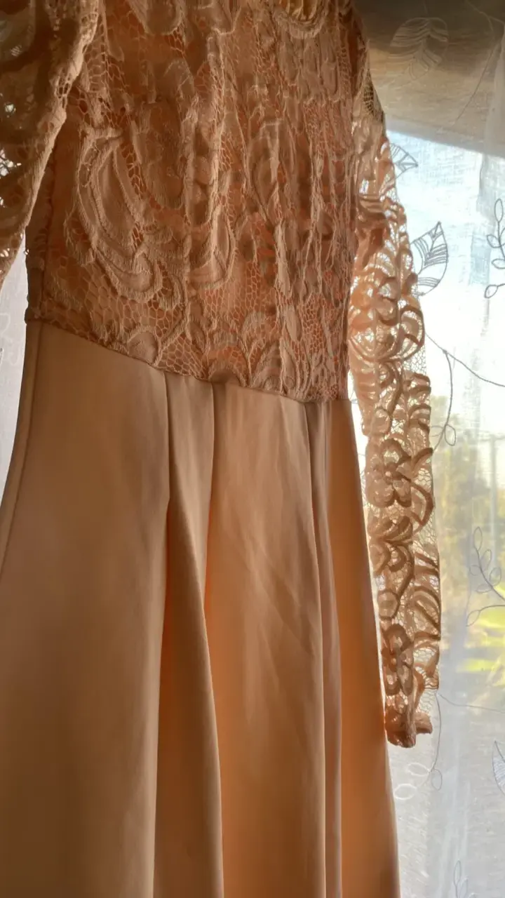 Vestido de encaje rosa manga larga - 4