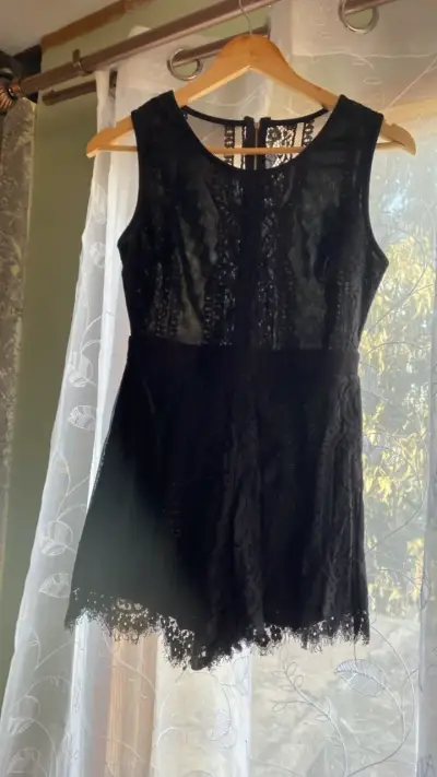 Enterito de encaje negro elegante - miniatura 1