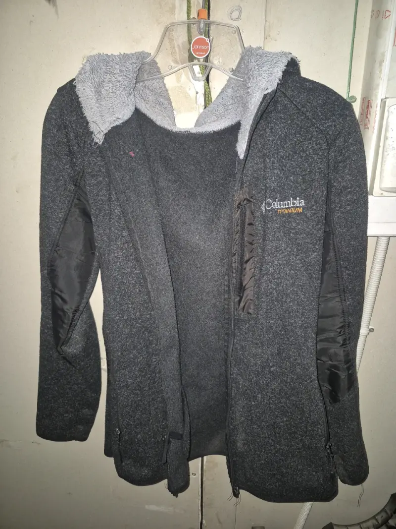Chaqueta Columbia Titanium gris con forro