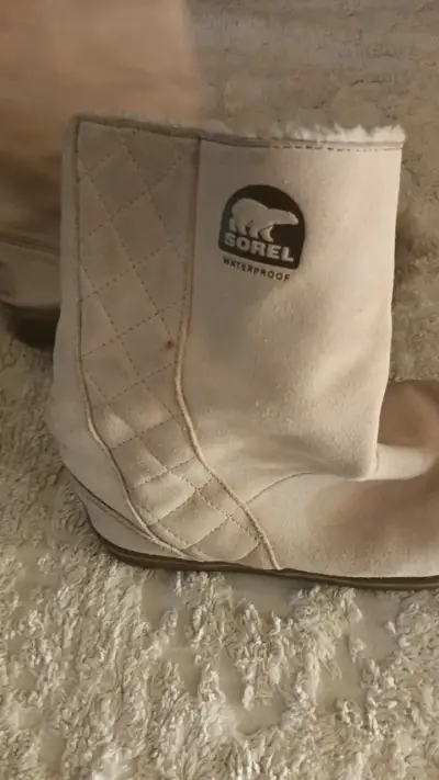 Botas impermeables Sorel beige para mujer - miniatura 1