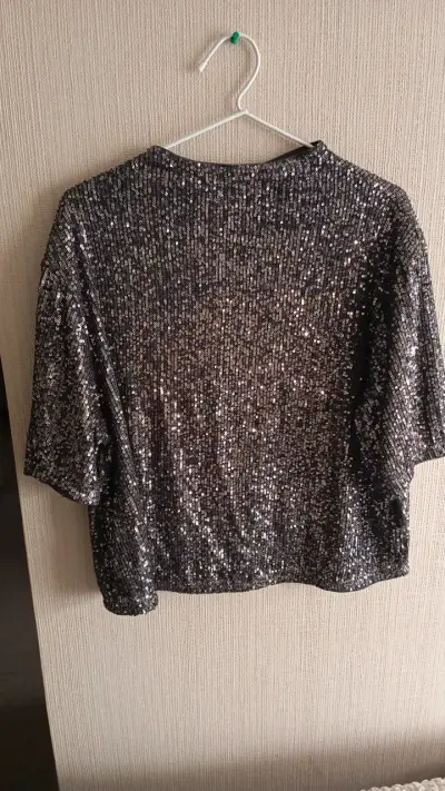 Blusa de lentejuelas negra brillante - miniatura 1