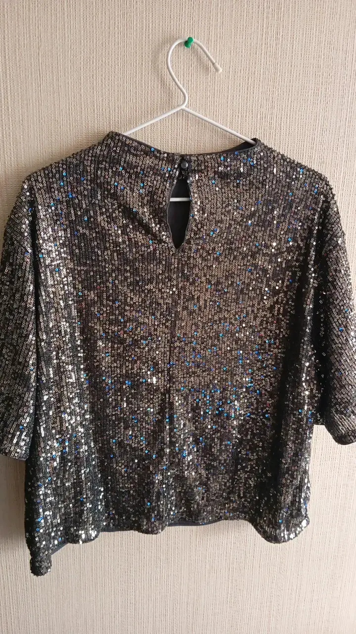 Blusa de lentejuelas negra brillante - 2