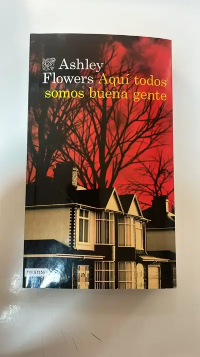 Libro 'Aquí todos somos buena gente' de Ashley - miniatura 1