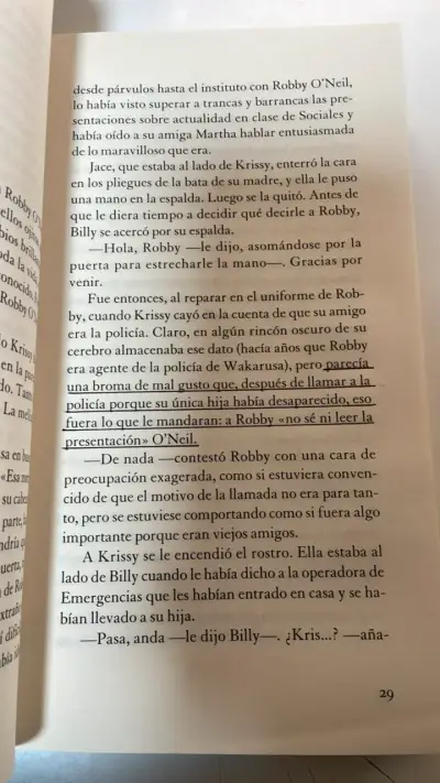 Libro 'Aquí todos somos buena gente' de Ashley - miniatura 4