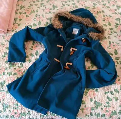 Chaqueta impermeable azul con capucha - miniatura 3
