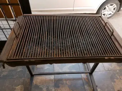 Parrilla de carbón con ruedas - miniatura 2