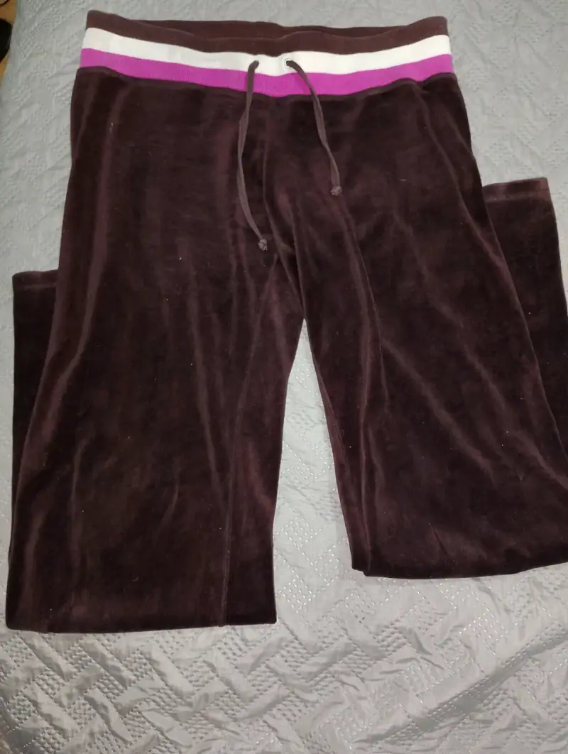 Pantalones de terciopelo marrón con cintura elástica