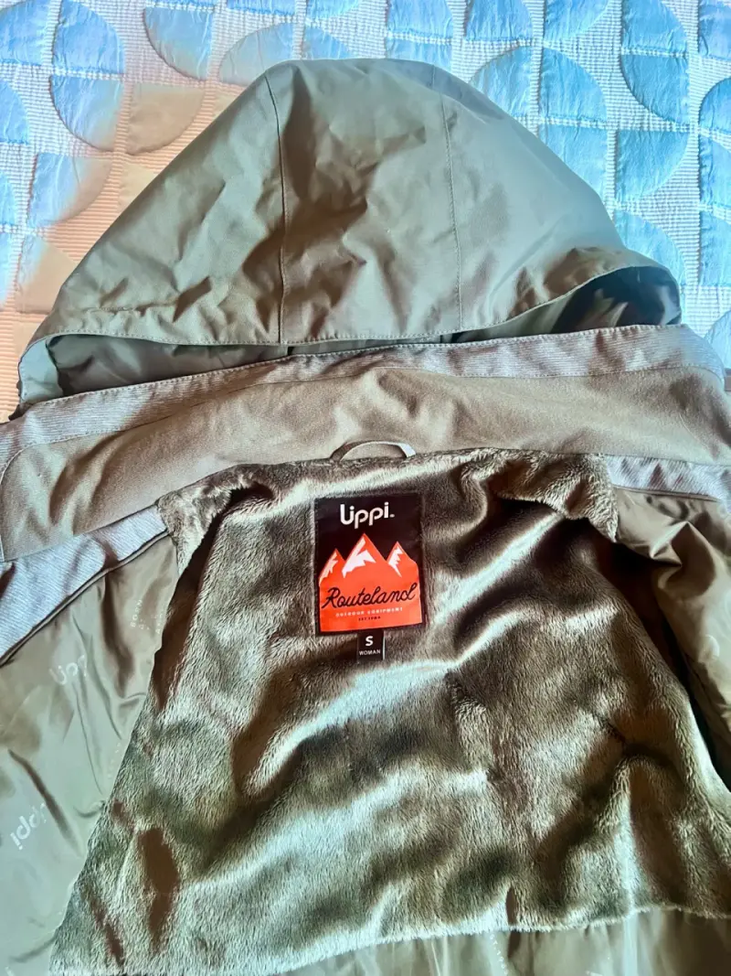 Parka impermeable verde con capucha - 3