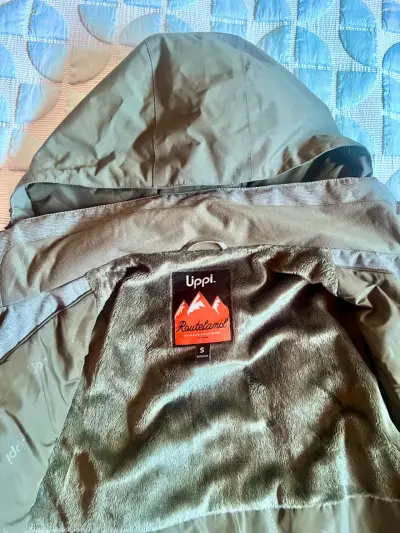 Parka impermeable verde con capucha - miniatura 3