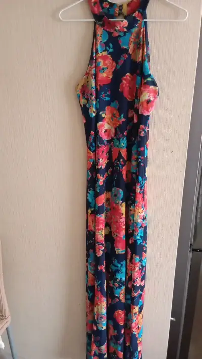 Vestido largo floral sin mangas - miniatura 1