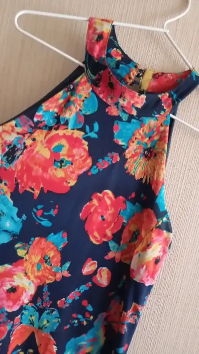 Vestido largo floral sin mangas - miniatura 2