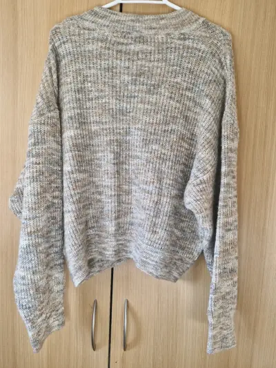 Suéter de punto beige para mujer - miniatura 5