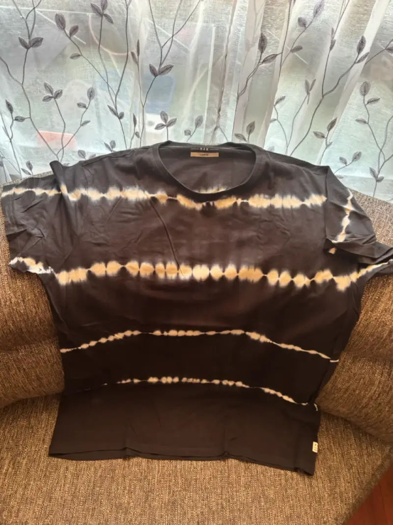 Polera tie-dye negra y beige foster - 1