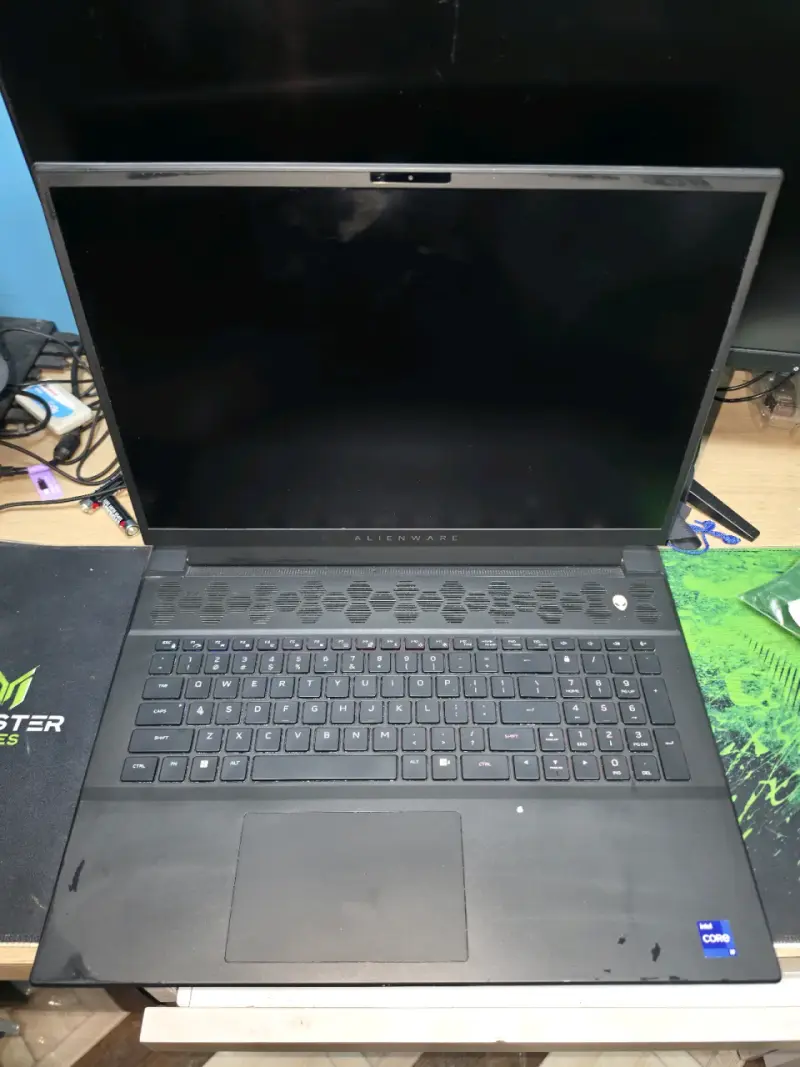 Laptop Alienware con Intel Core i9 - 1