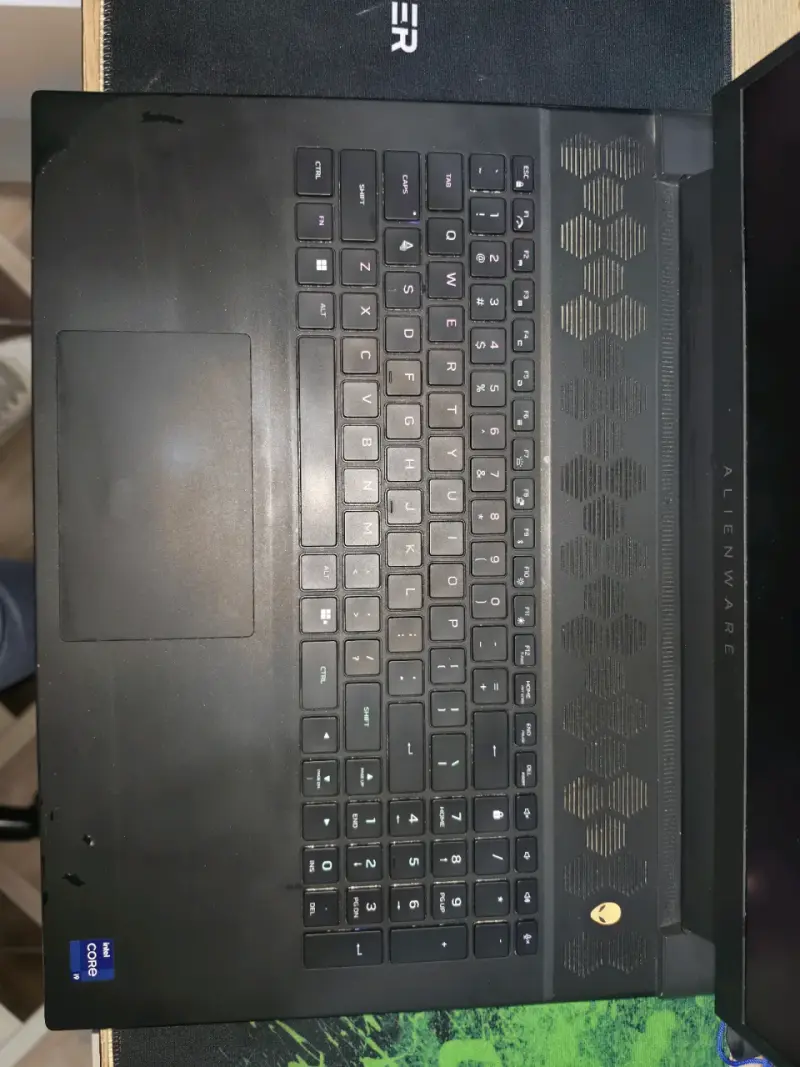 Laptop Alienware con Intel Core i9 - 3