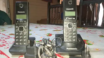 Teléfono inalámbrico dúo Panasonic KX-TG1711 - miniatura 2