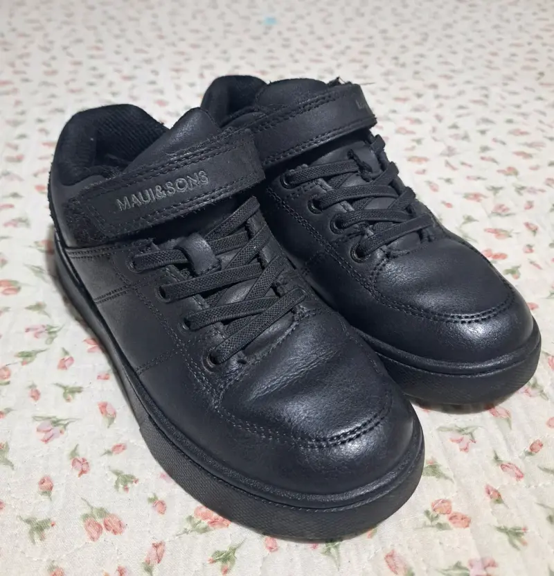 Zapatillas de cuero negras Maui & Sons para niños