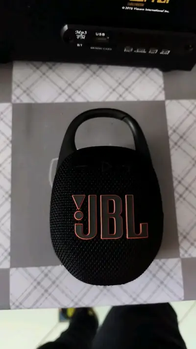 Parlante portátil JBL Clip negro - miniatura 1